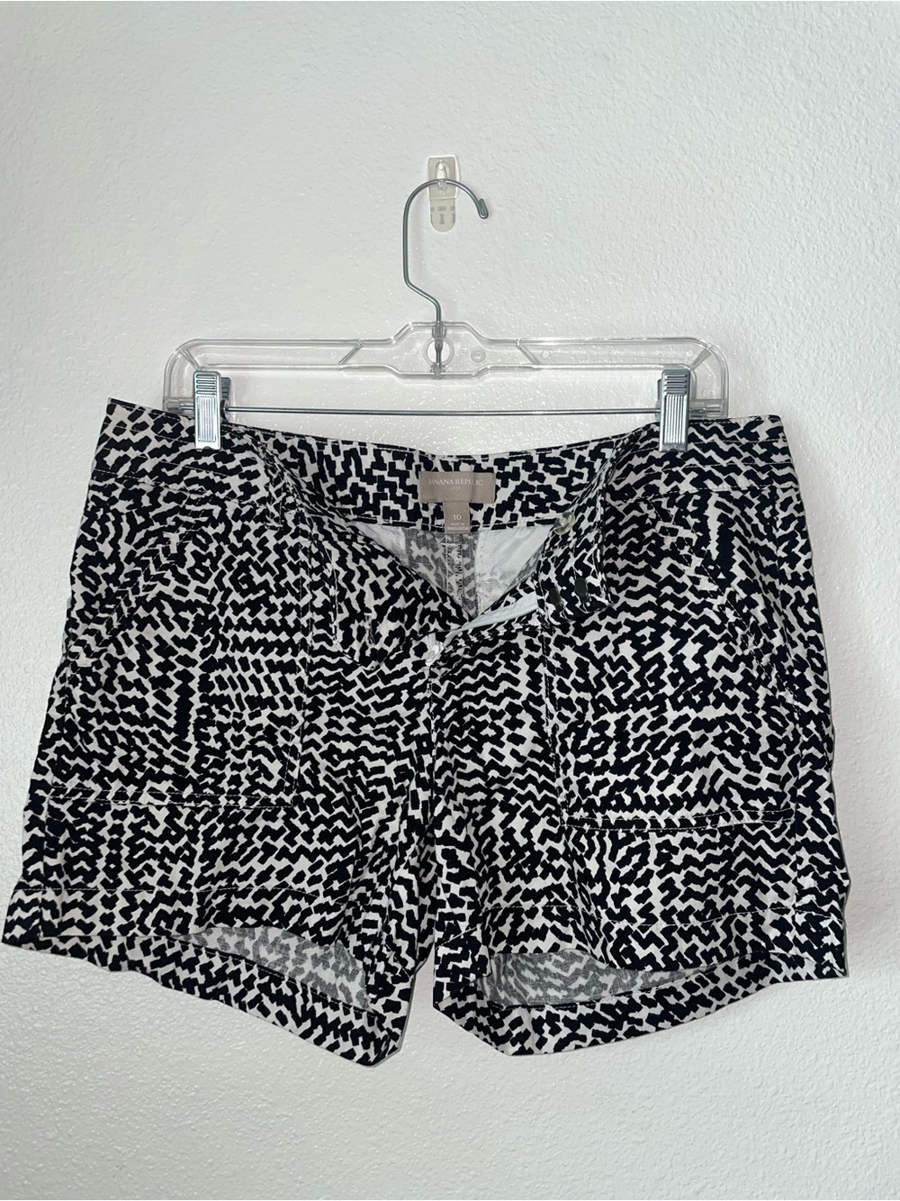 Banana Republic Black and White Patterned Women's Shorts